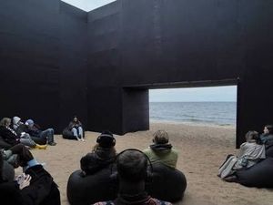 Инсталляция «Чёрная комната» — фото 2