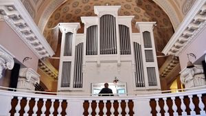 Орган и голос: хиты из репертуара Магомаева при свечах — фото 2