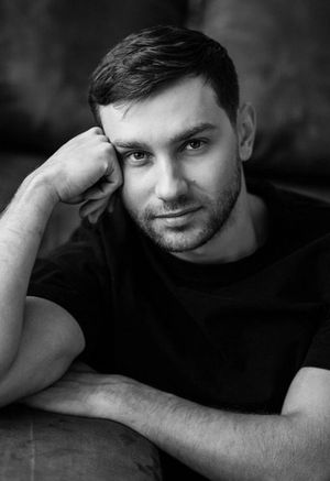 Поэтический квартирник актёра театра и кино Ильи Ильиных — фото 2