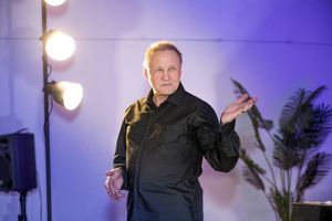 Мировые кинохиты на рояле в стиле Джаз. Концерт импровизаций. Кино вечеринка с фуршетом. Ретро викторина и призы! Музей ностальгии во дворце на Невском — фото 2