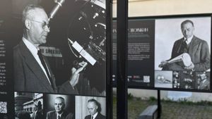 Уличная выставка «Гении русского зарубежья» — фото 3