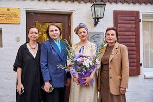 Персональная выставка Людмилы Высоцкой «ДНК ЛЮБВИ» — фото 3