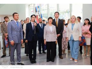 Выставка «Взгляд назад через мост искусств» — фото 6