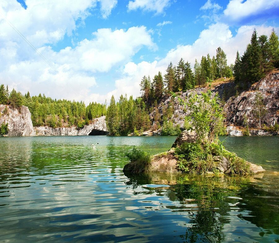 Афиша: Жемчужина Карелии: Горный парк «Рускеала» и водопады