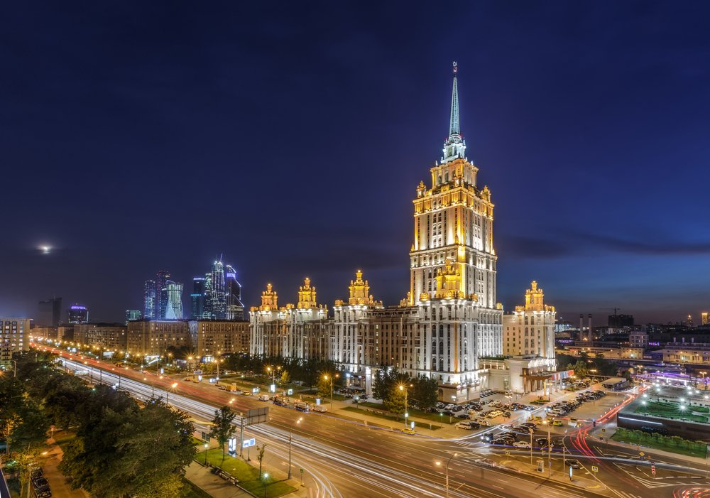Афиша: Москва после полуночи: эксклюзивная ночная прогулка на микроавтобусе