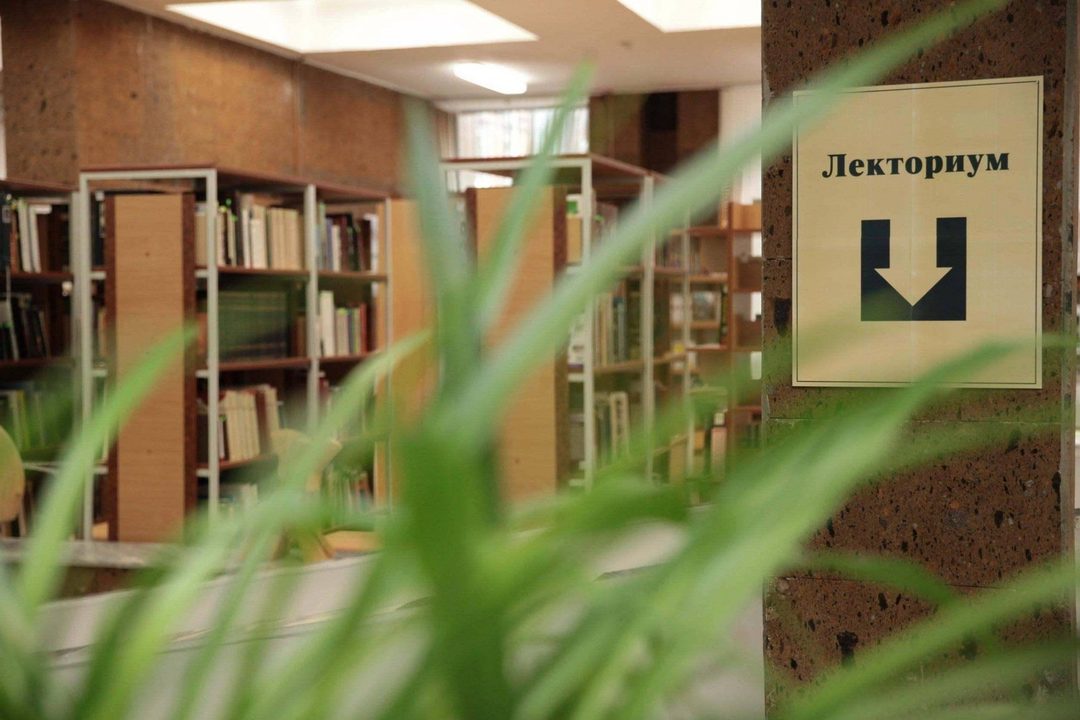 Афиша: Лекция «Мы те, кто… или можно ли прогнуть семейную систему»