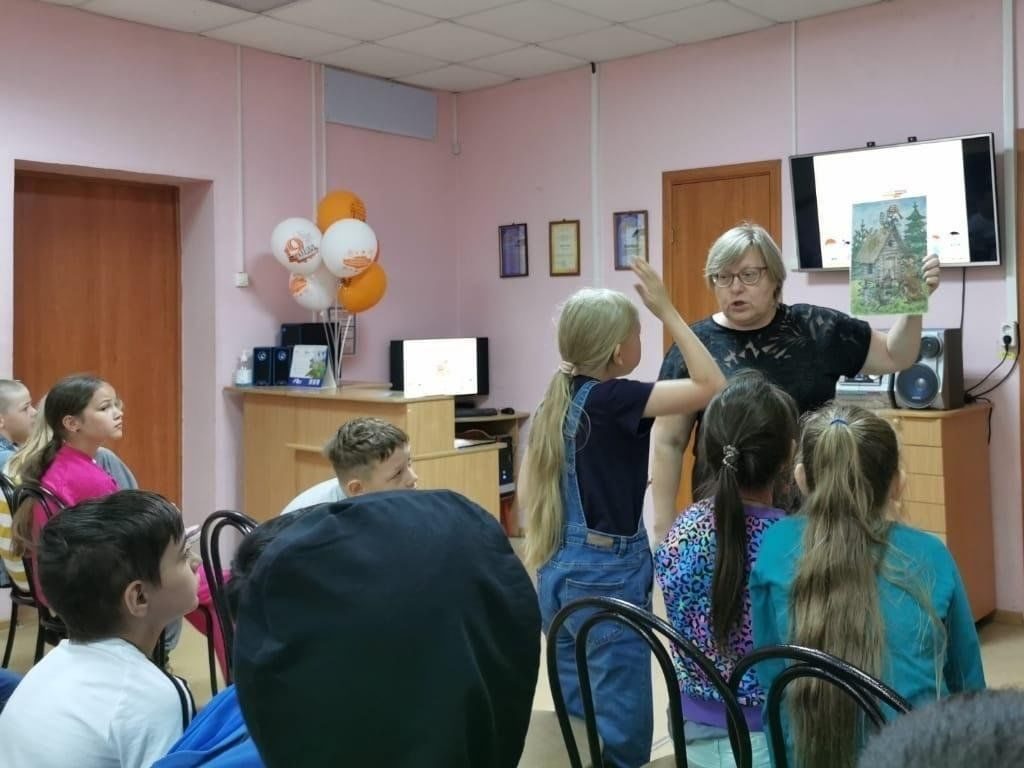 Афиша: Литературно–игровой калейдоскоп «Раз осеннею порой...»