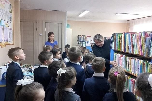 Афиша: Библиотечный урок-экскурсия «Ребятишки в гости к книжкам»