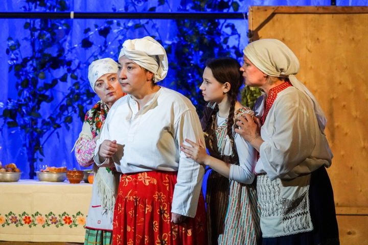 Афиша: СПЕКТАКЛЬ «ШЕЛ КАЗАК ЧЕРЕЗ РЕЧКУ ДОМОЙ» (по мотивам пьесы В.Гуркина «Саня, Ваня, с ними Римас»), 18+