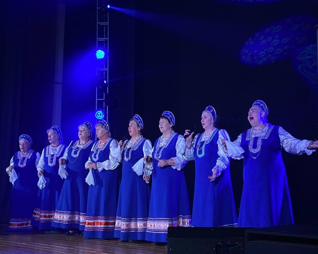 Афиша: «Легко на сердце от песни весёлой»
