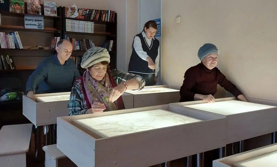 Афиша: «Следы на песке»