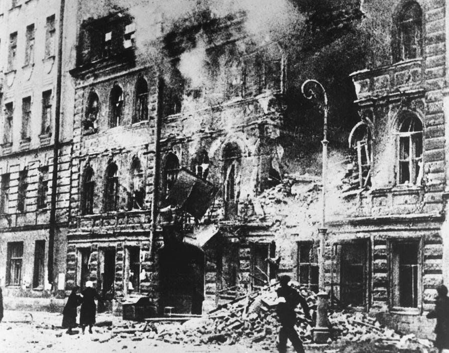 Афиша: Тематическая встреча «Ленинград.Жизнь на военный лад.»