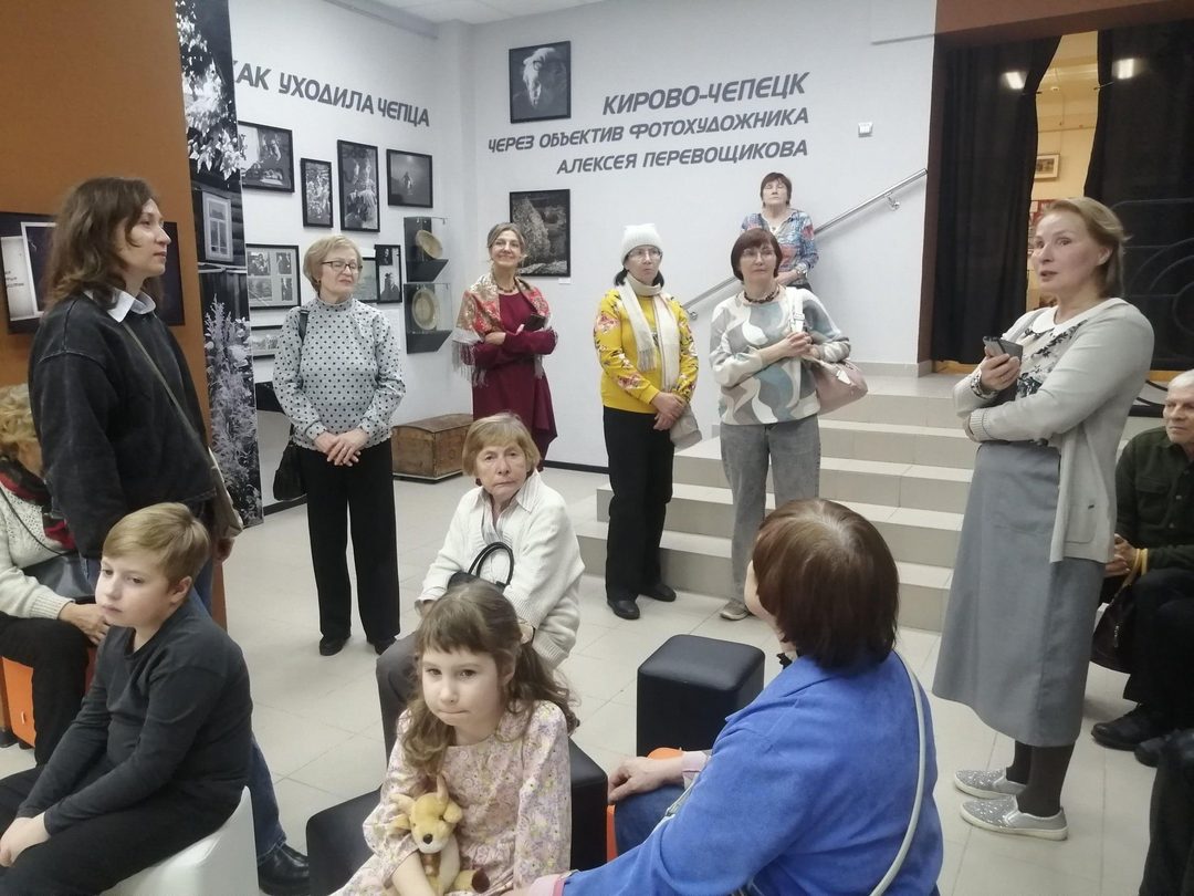 Афиша: Экспозиция «Кирово-Чепецк через объектив фотохудожника Алексея Перевощикова»