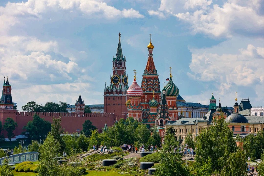 Афиша: Парк «Зарядье» — Красная площадь