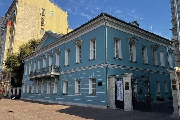 Афиша: Выставка «Мемориальные квартиры на Арбате»