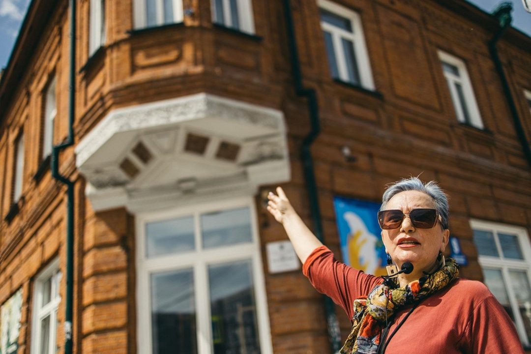 Афиша: Пешеходная экскурсия «Легенды Красного проспекта»