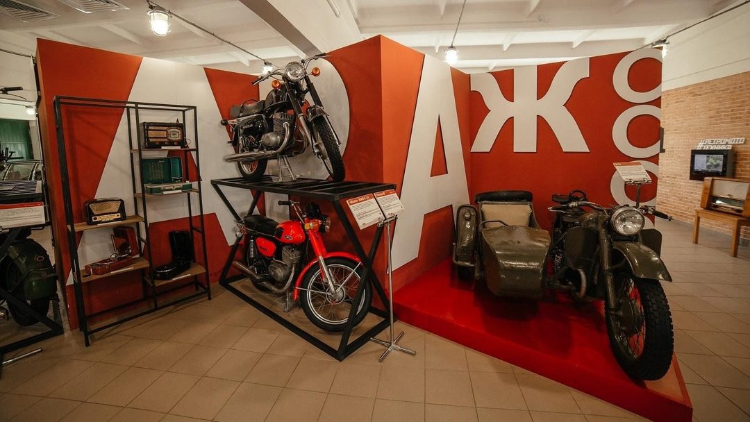 Афиша: Постоянная экспозиция павильона «Гараж СССР. Ретромототехника»