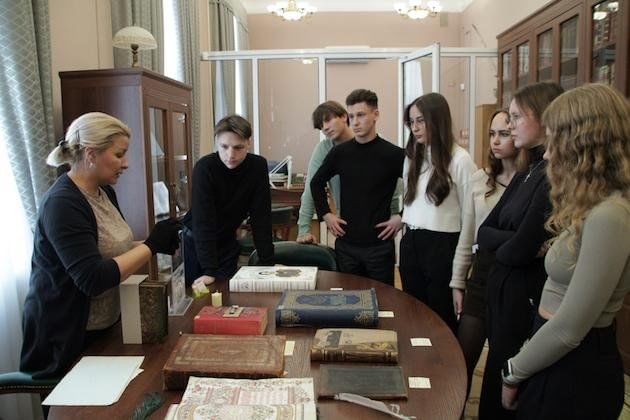 Афиша: Экскурсия «Остров книжных сокровищ. Раритеты прошлого»