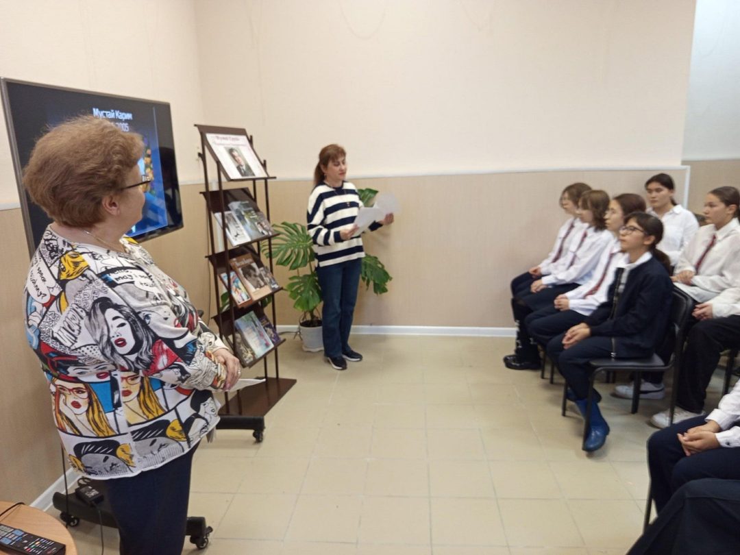 Афиша: Литературная гостиная «Есенина песню поет нам осень»