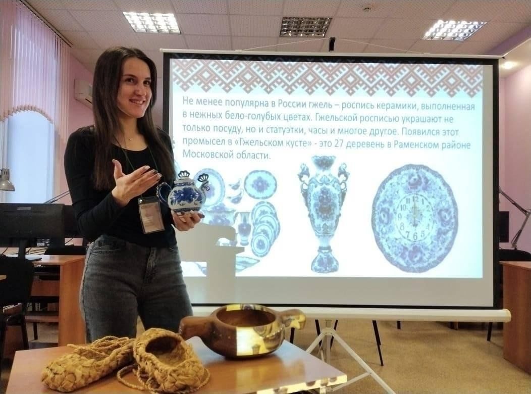 Афиша: Познавательная игра «Многоликая Россия: истоки народной культуры разных народов»