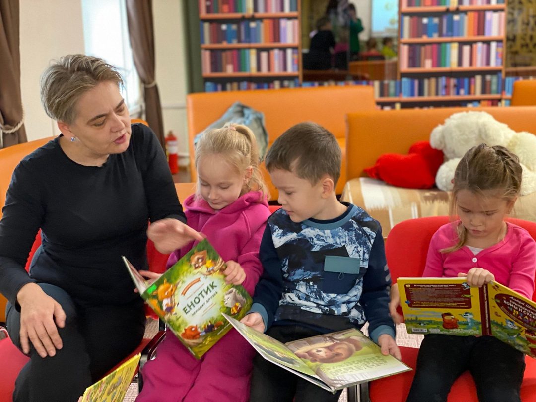 Афиша: Книжная выставка «Жизненной мудрости праздник»