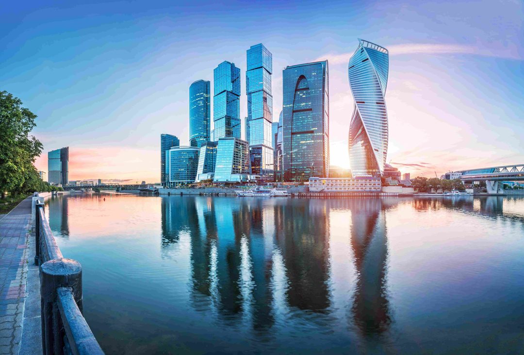 Афиша: прогулка по Москве-реке «Небоскрёбы „Москва-Сити“» от Крымского моста на люкс-теплоходе «Соболь» и «Августина»