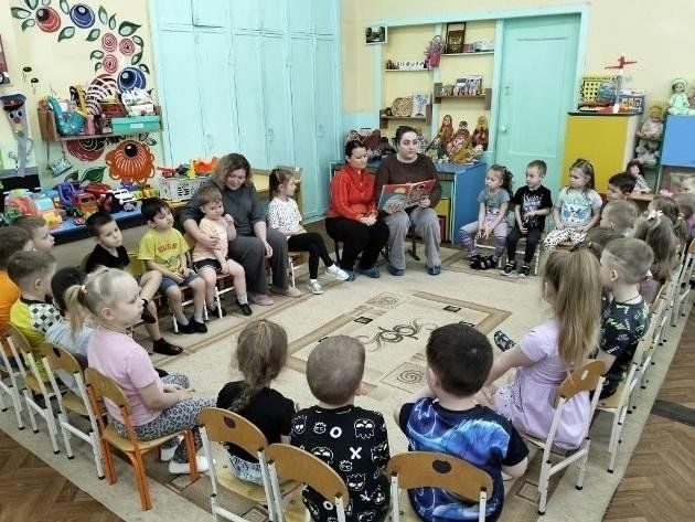 Афиша: Громкое чтение «Народы дружат сказками»