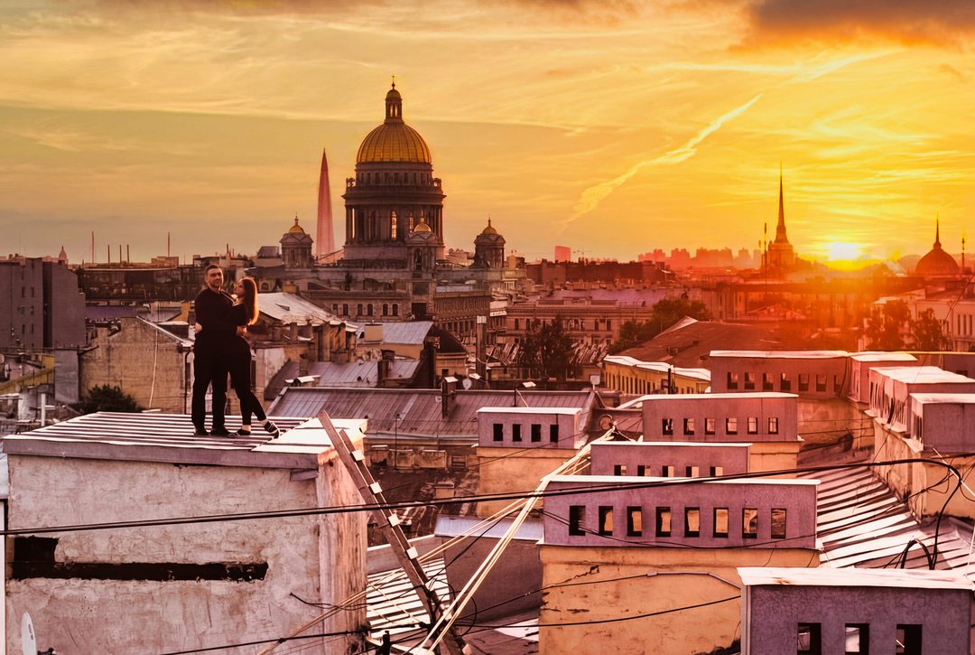 Афиша: Фотосессия на питерских улочках и романтика крыш