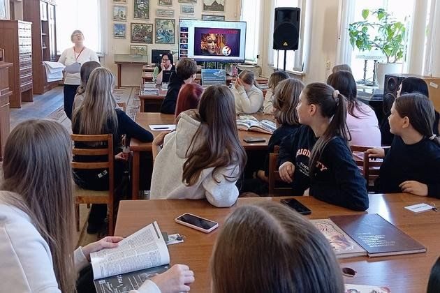 Афиша: Арт-программа «В погоне за искусством»