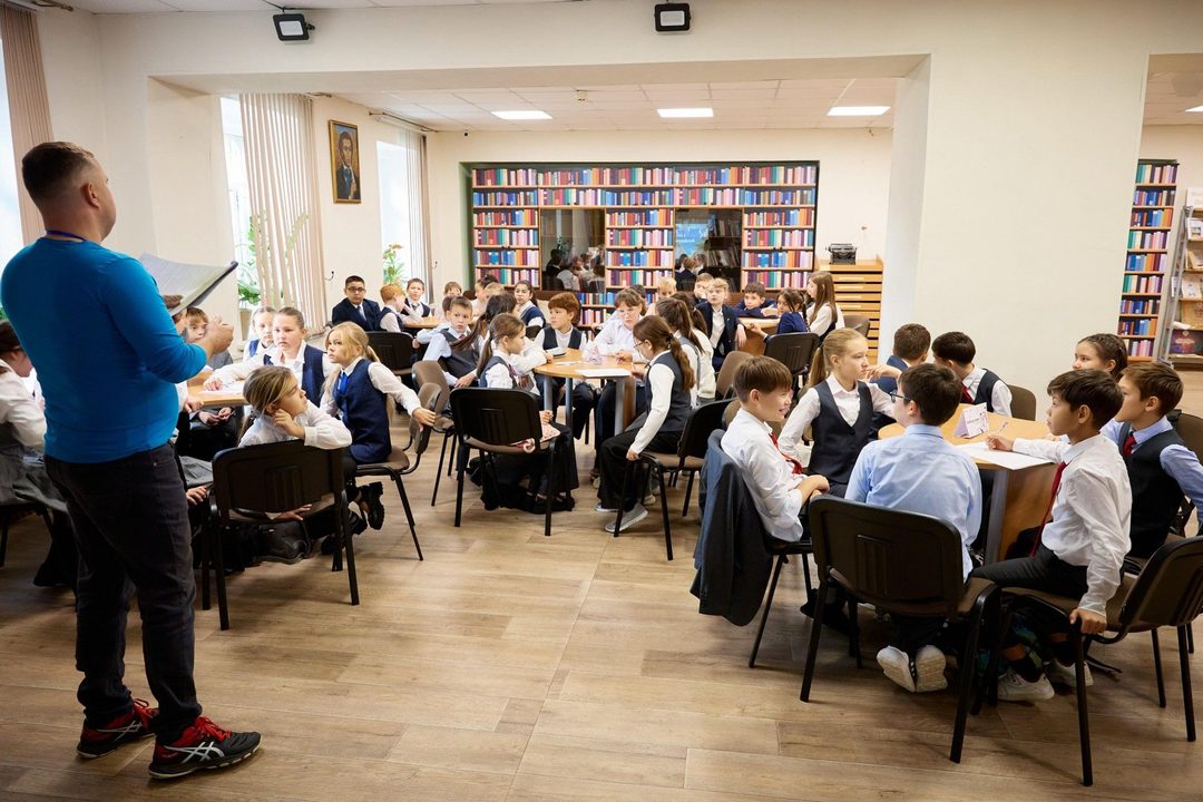 Афиша: Книжная выставка «История народа на страницах книг»