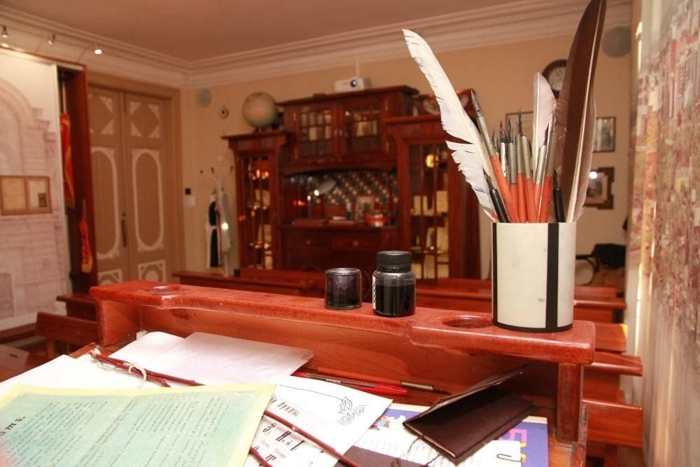 Афиша: Занятие «Я помню класс гимназии старинной...»