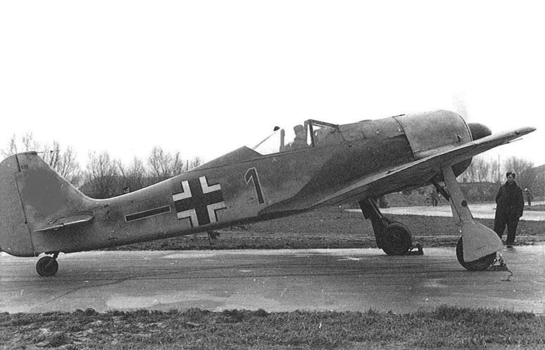 Афиша: Тематическая беседа «Оружие Германии — истребитель FW–190»