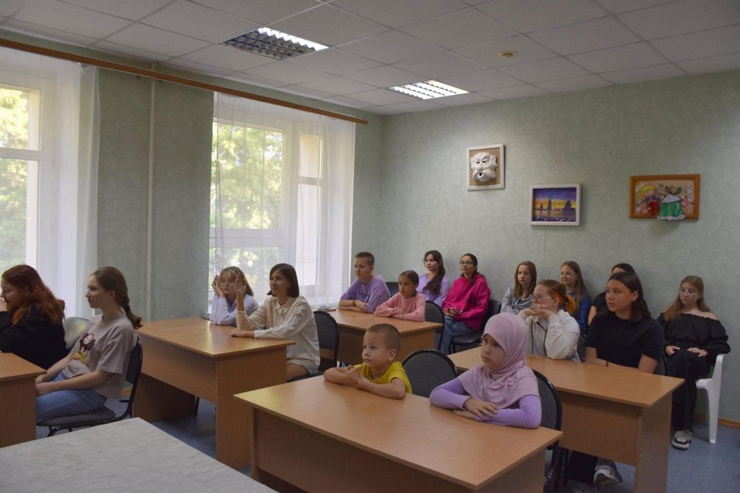 Афиша: Познавательная программа «Свет родного очага»