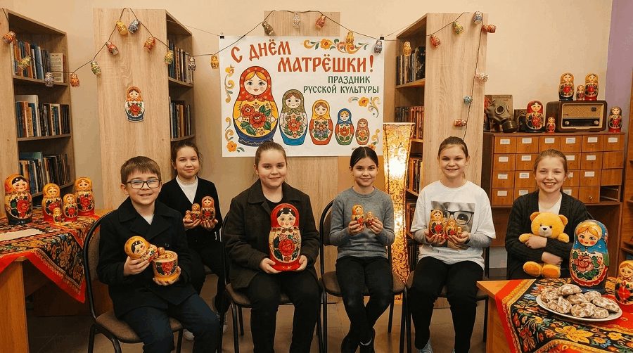 Афиша: Тематическая беседа и мастер класс «В гости к нам пришла Матрешка!»
