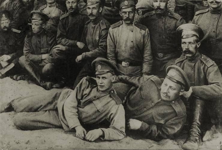 Афиша: Выставки в «Есенин-центре»