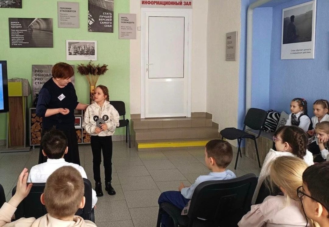 Афиша: Час мужества «Шли мальчишки не за славой...»