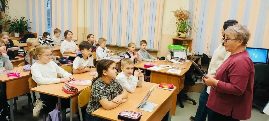 Афиша: Программа «Когда мы едины – мы коллектив»