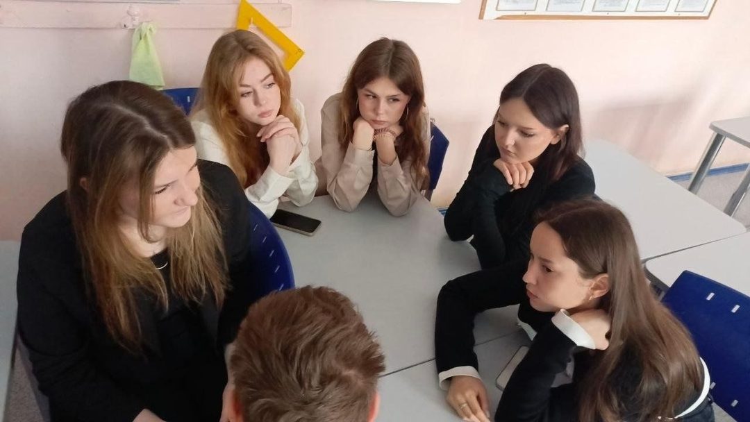 Афиша: Интеллектуальная игра «Что? Где? Когда?»