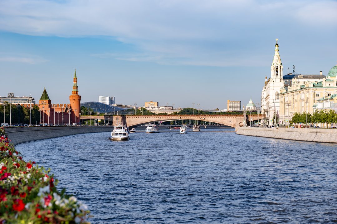 Афиша: Обзорная речная прогулка по центру Москвы на теплоходе