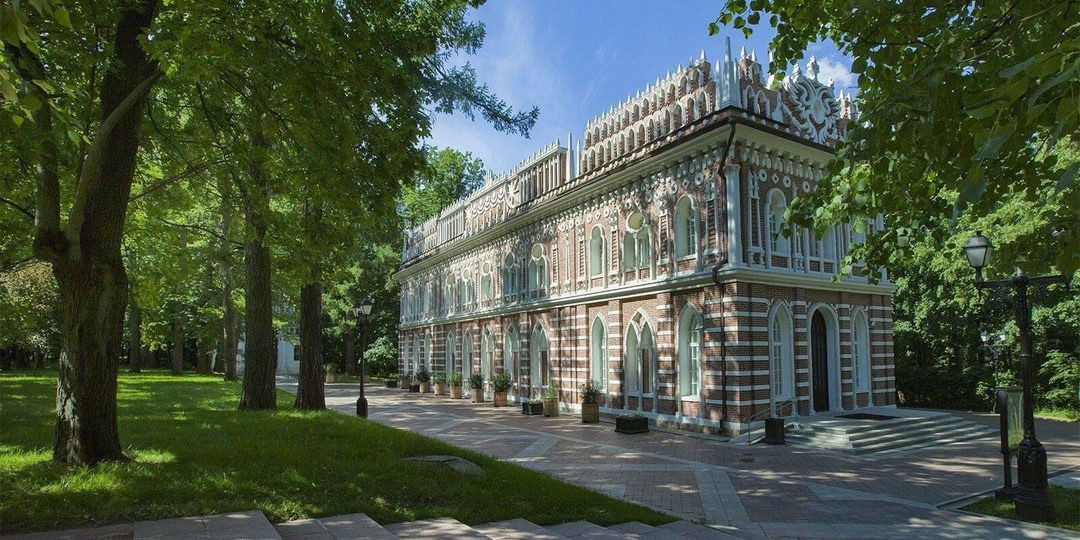 Афиша: Экспозиции Оперного дома