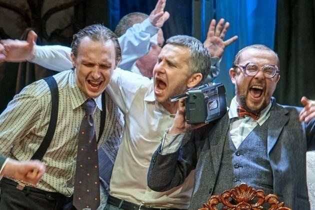 Афиша: Спектакль «Энергичные люди»