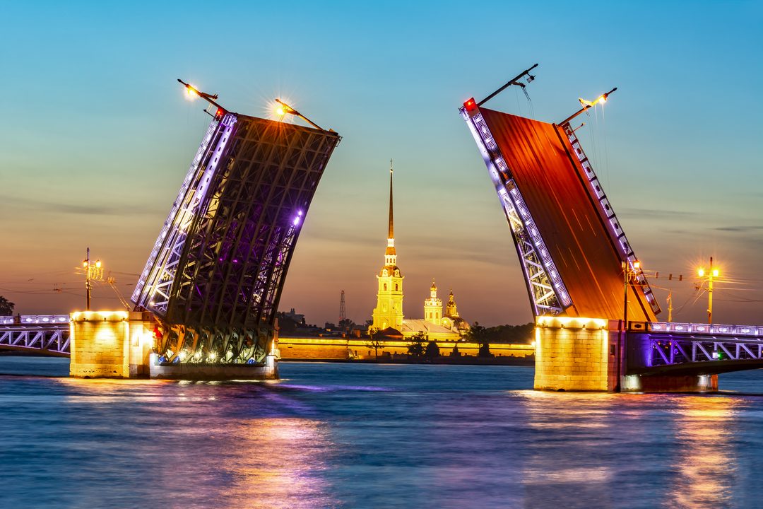 Афиша: Классическая экскурсия под развод мостов