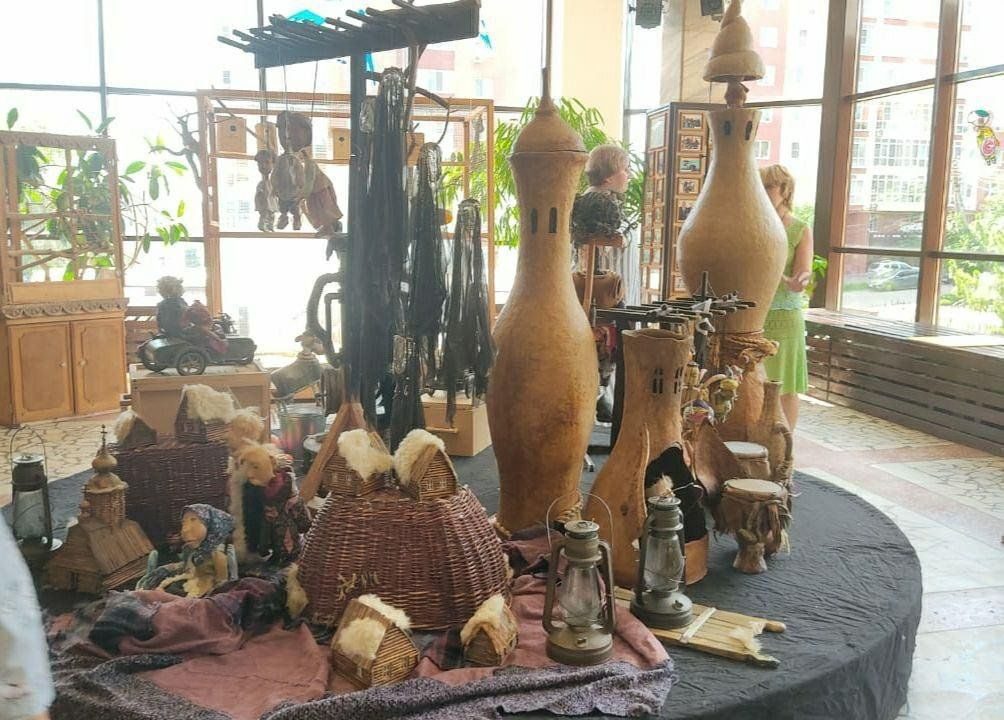 Афиша: Экскурсия по театру