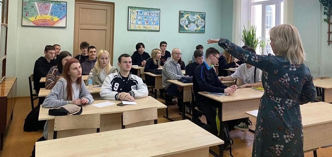 Афиша: Интеллектуально-познавательная игра «Златокудрый Лель. Сергей Есенин»