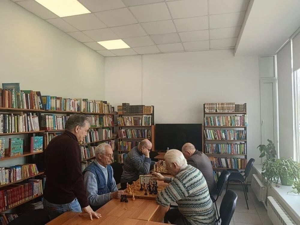 Афиша: 4 коня