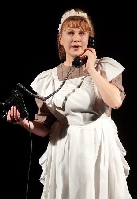 Афиша: Бестолочь ("La bonne Anna")