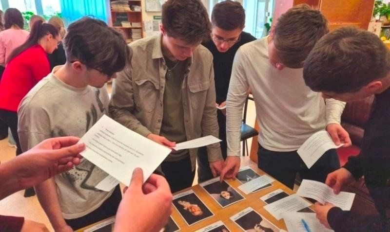 Афиша: Литературная игра «Нескучная классика»