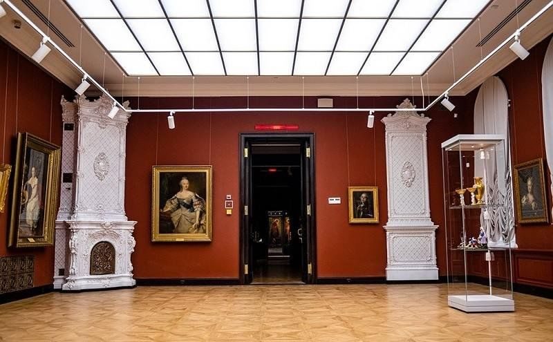 Афиша: Экспозиции Главного здания музея изобразительных искусств и Галереи современного искусства