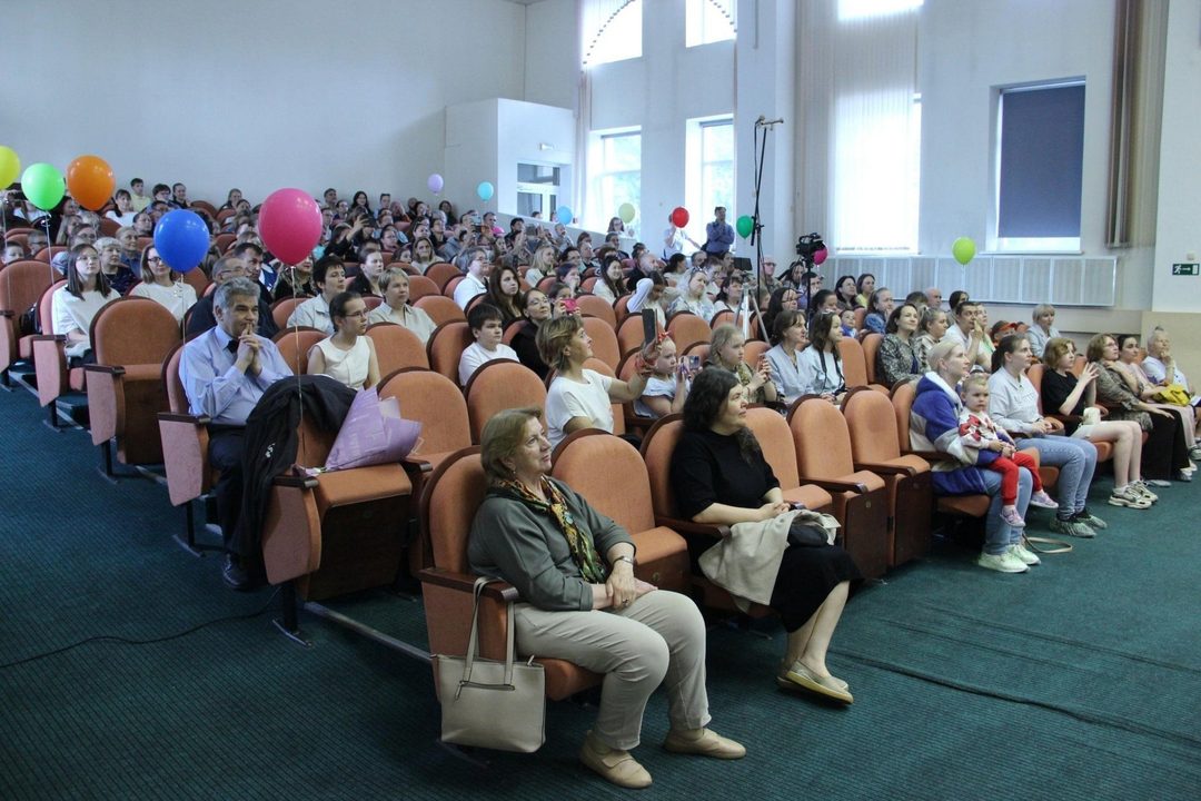 Афиша: Концерт «Вновь музыка сердца объединяет»