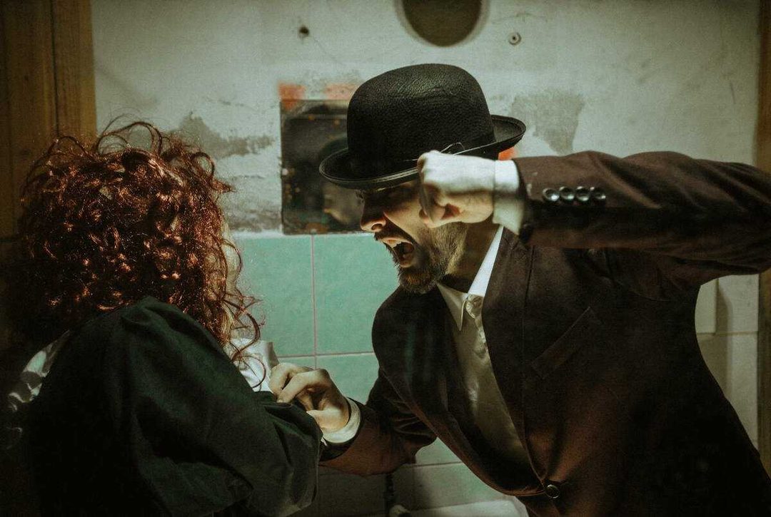 Афиша: На дне